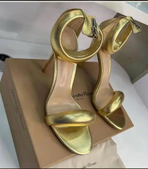 HEEL 3