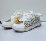 fashion unisex sneakers.