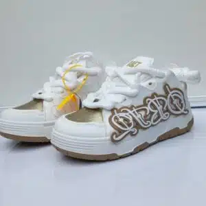 FASHION UNISEX SNEAKERS.