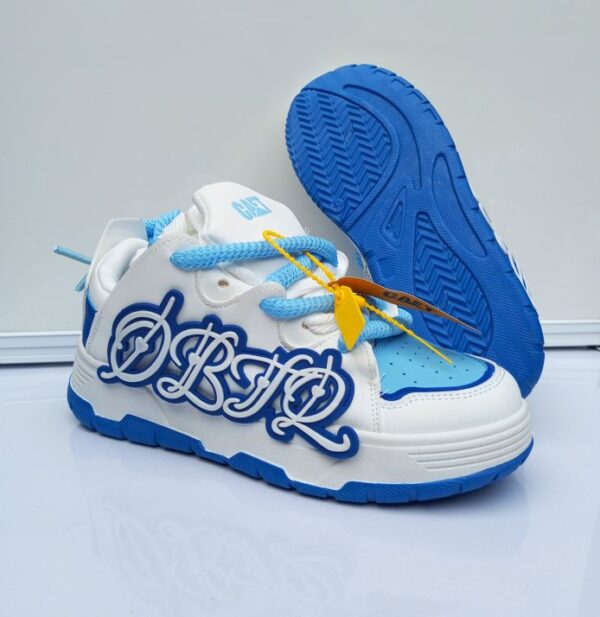 FASHION UNISEX SNEAKERS.