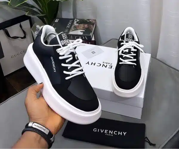 comprehensive chunky unisex sneakers