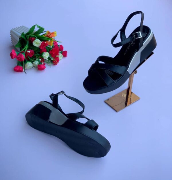 trendy platform sandals for ladies