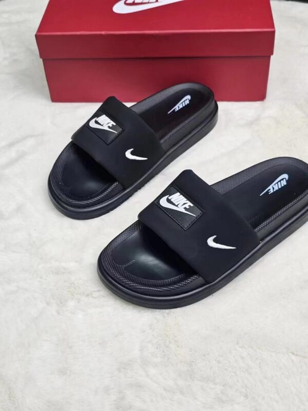 trendy men's slides