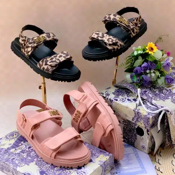 ladies stylish act leather sandal