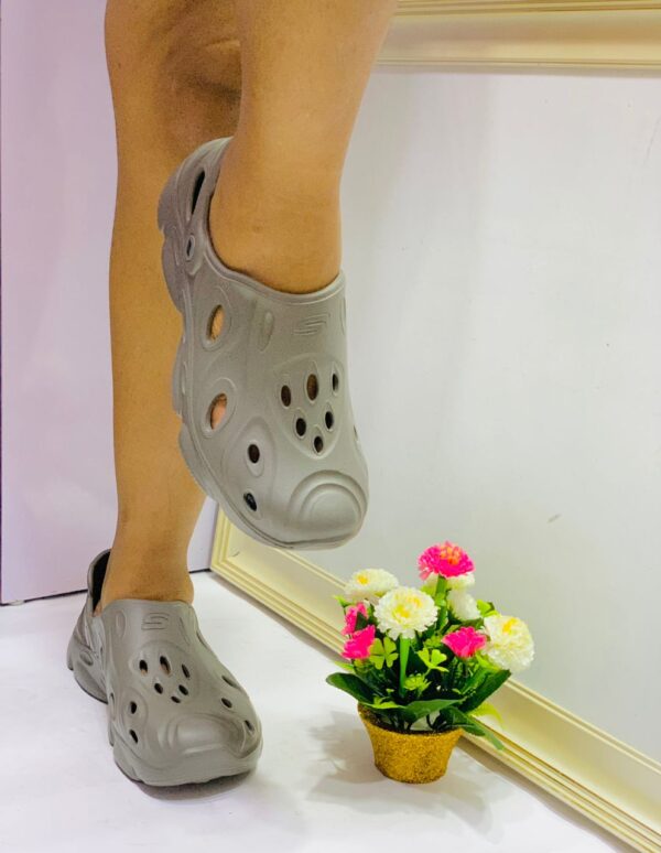 crocs classic for ladies