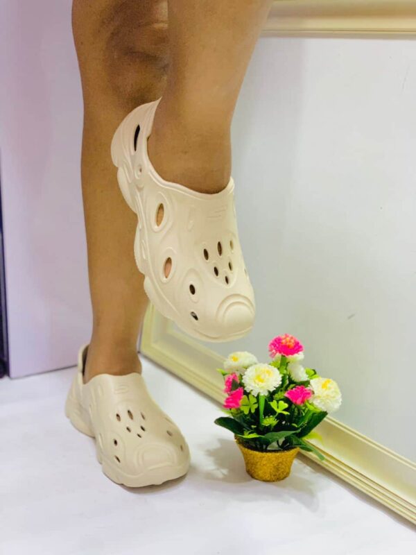 crocs classic for ladies
