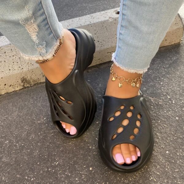 female's crocs slides