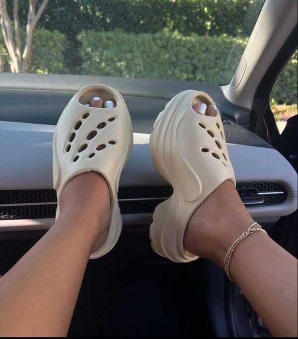 female's crocs slides