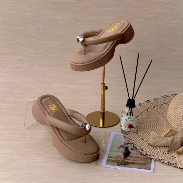 ladies high sole slippers