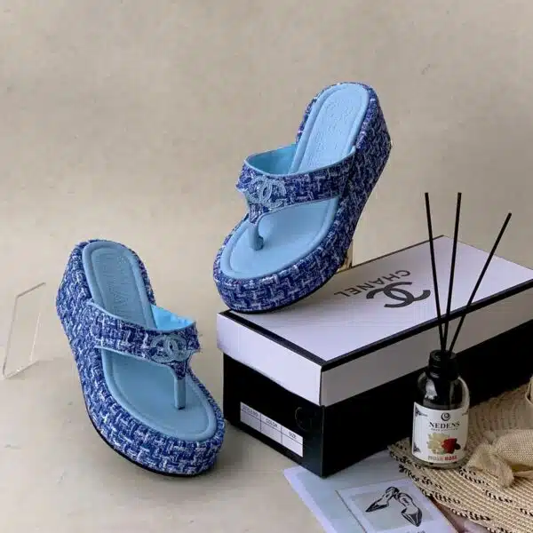 trendy wedge flip-flops fashion lady shoes