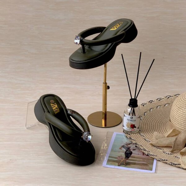 ladies high sole slippers