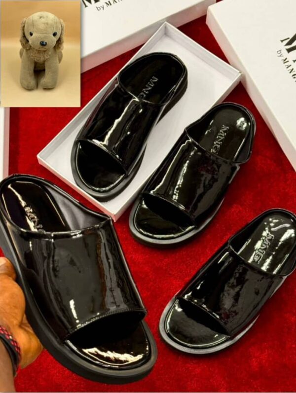 trendy men's slippers