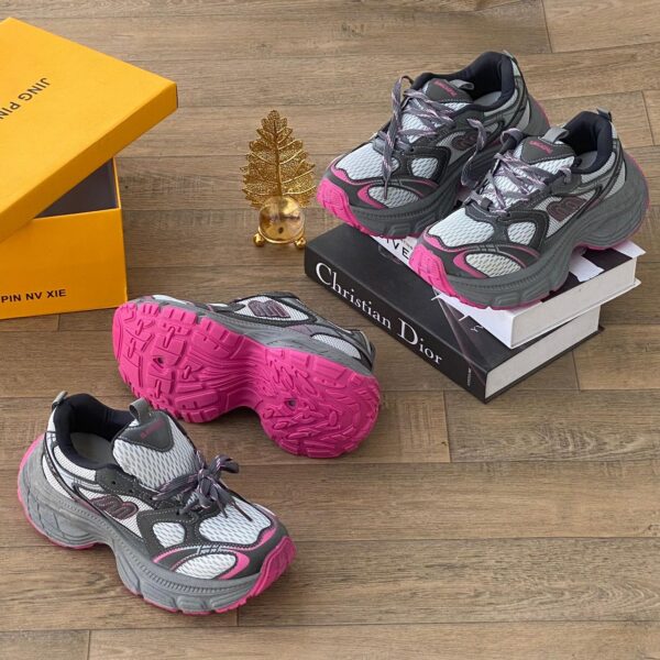 Balenciaga high end sneakers balenciaga high end sneakers