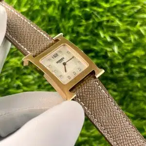 BEAUTIFUL FEMALE WRISTWATCH