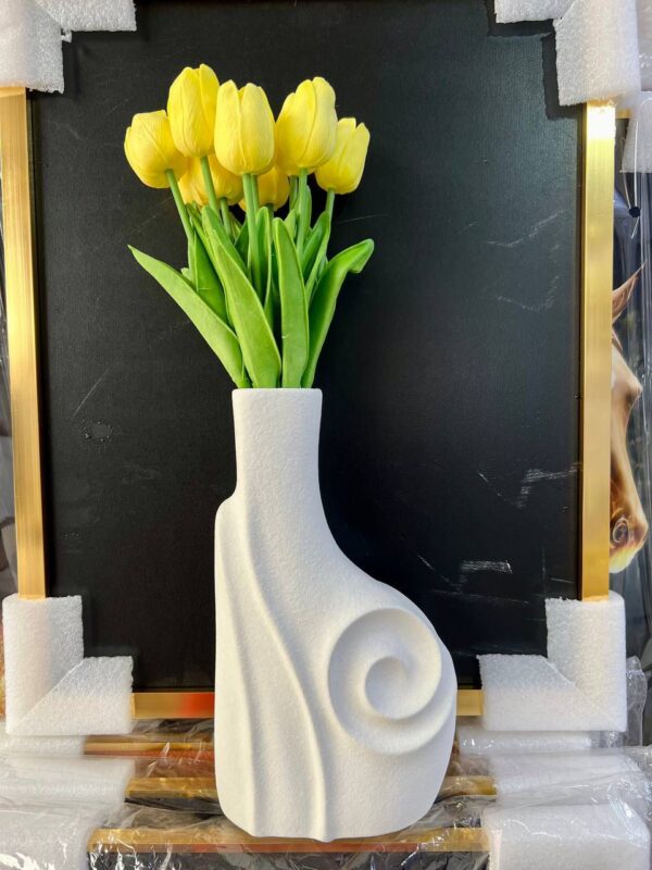 exquisite flower vase