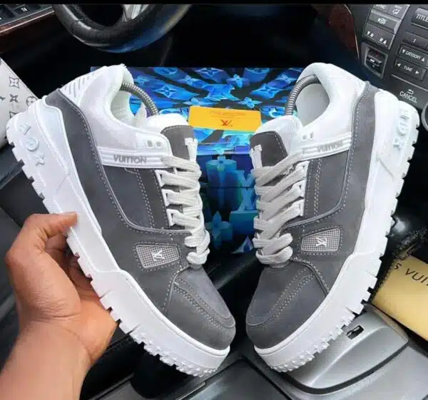 lv trainer maxi sneaker
