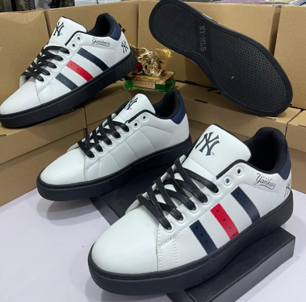 classic men low top sneakers