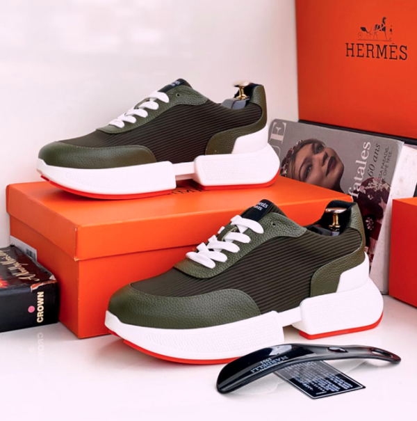trendy breathable thick-sole sneakers