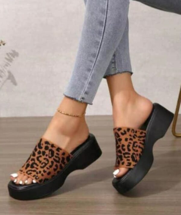 ladies wage heel slippers