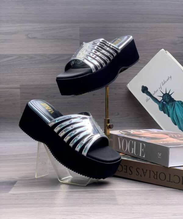 women stylish wedge slippers