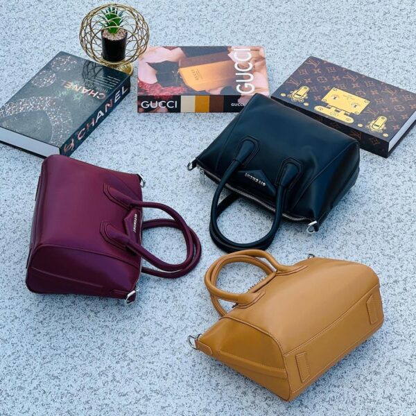 ladies designers leather handbag