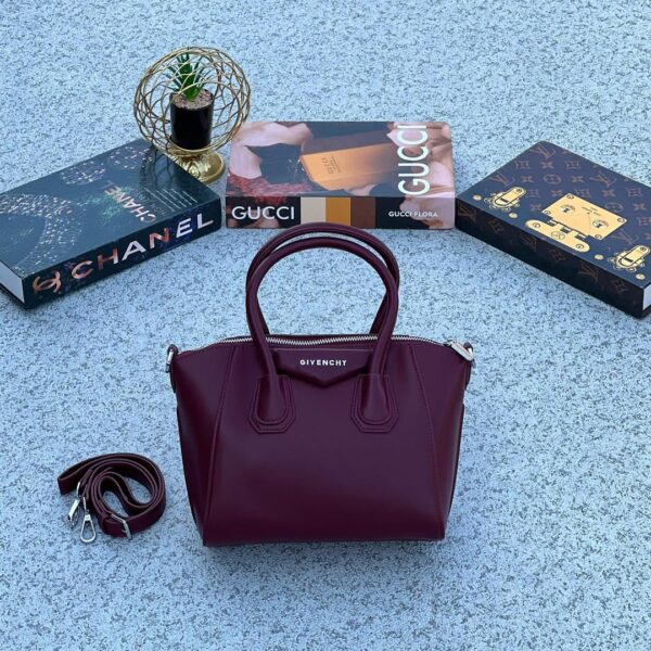 ladies designers leather handbag