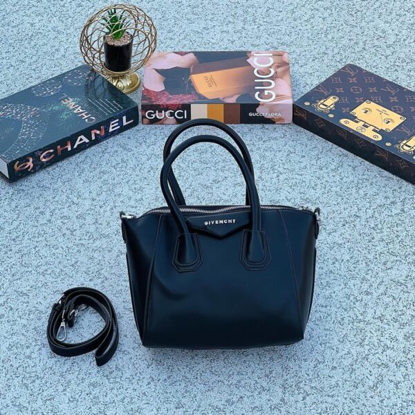 ladies designers leather handbag