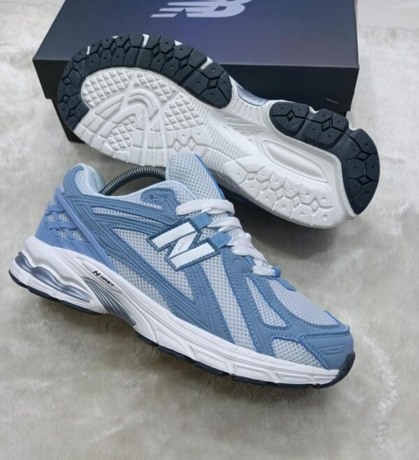 unisex breathable low-top sneakers