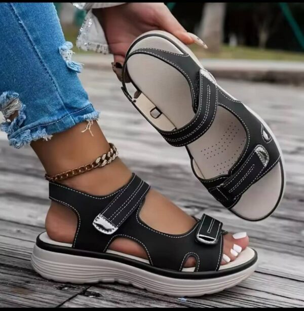 women's strappy sandals
