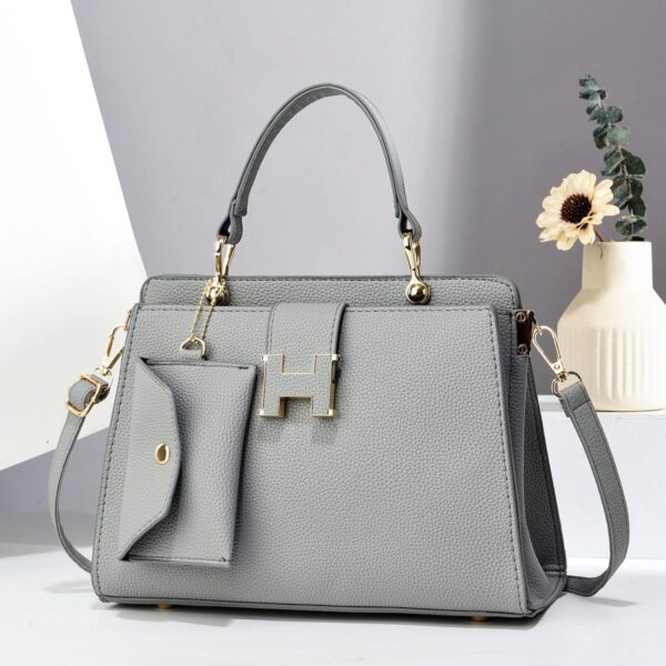 ladies leather shoulder handbag