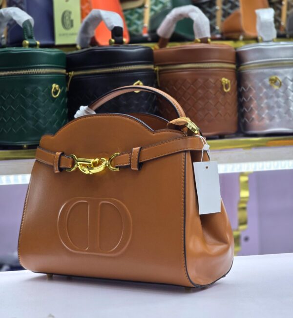 women classic leather handbags