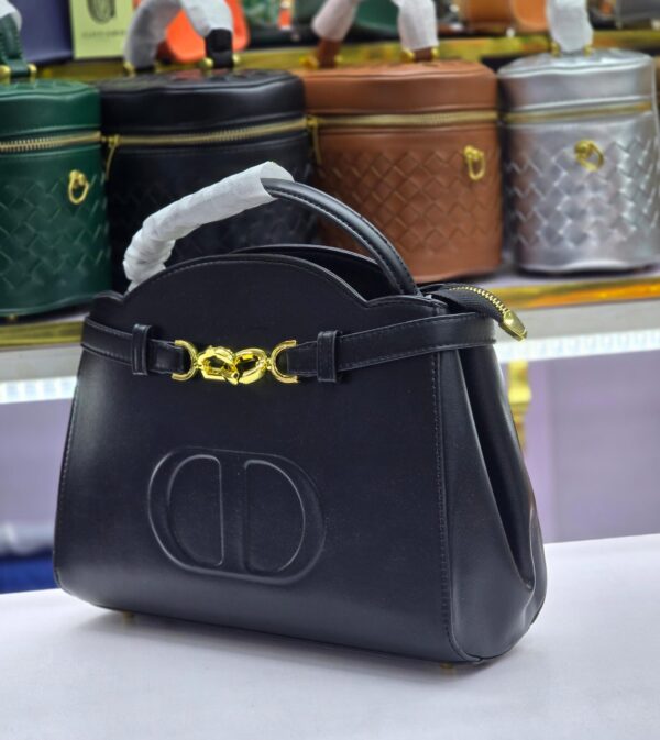 women classic leather handbags