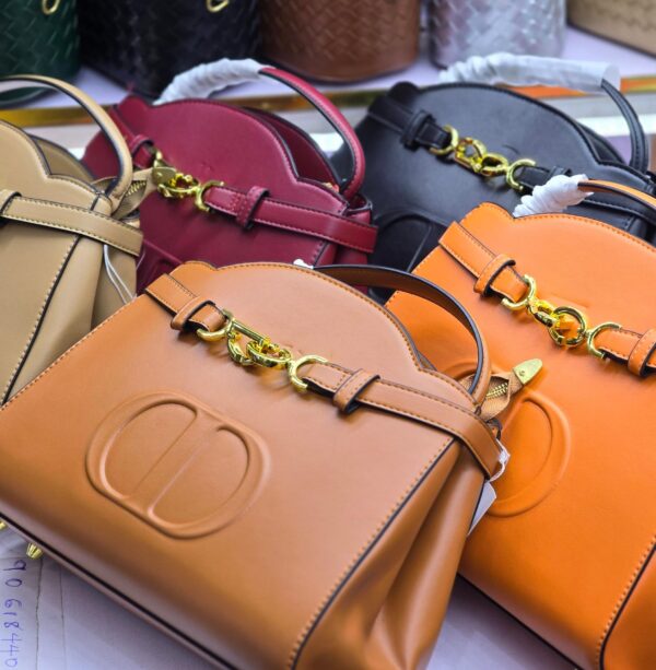 women classic leather handbags