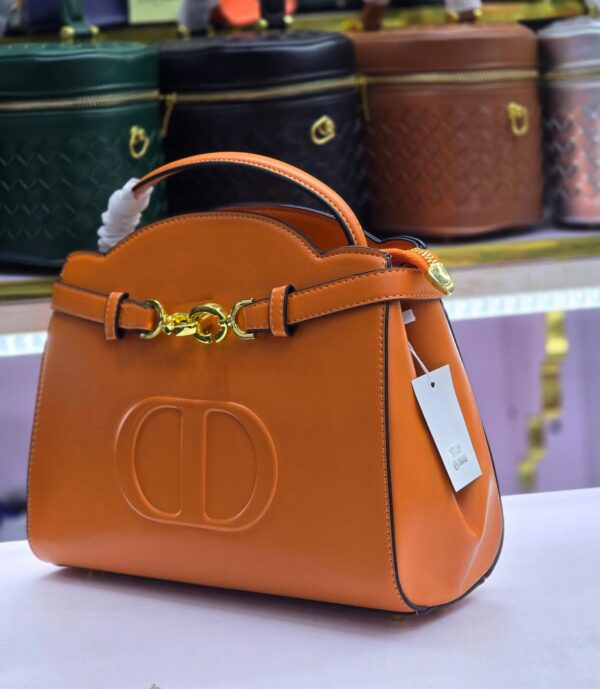 women classic leather handbags