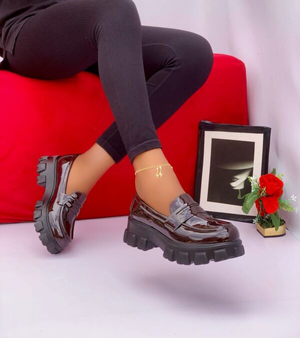 ladies thick-sole loafers)
