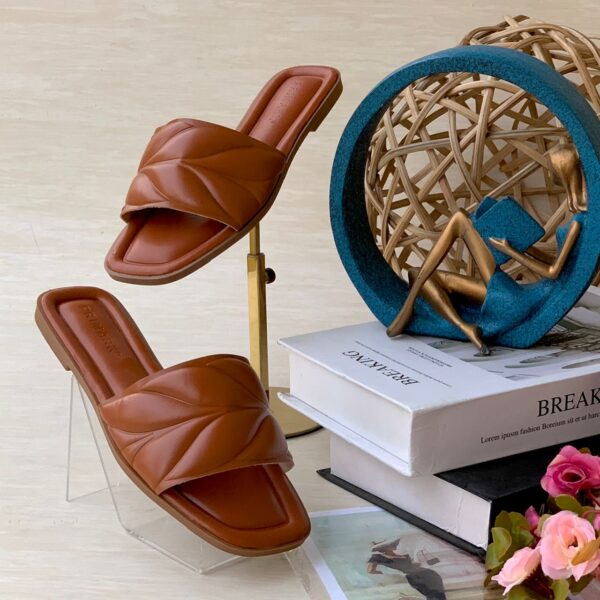ladies quilted flats