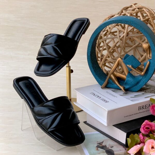 ladies quilted flats