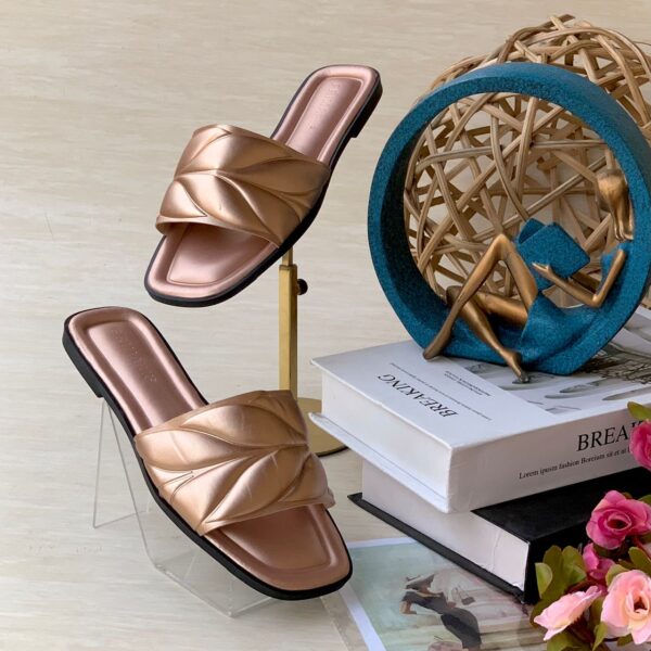 ladies quilted flats