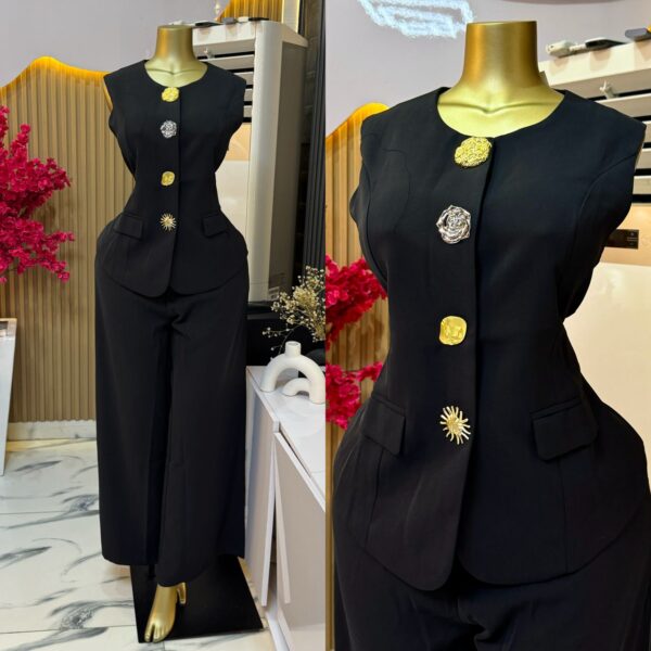 women sleeveless blazer and pants set