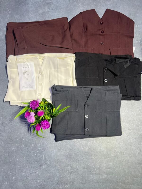 women casual sleeveless top and pant set