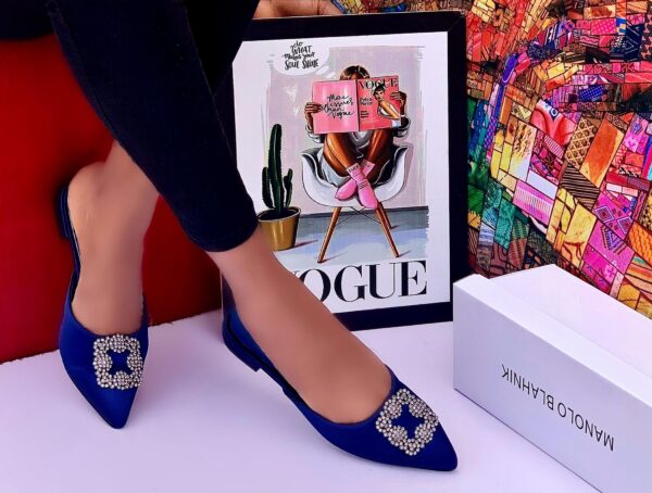 women embellished low heel half shoes