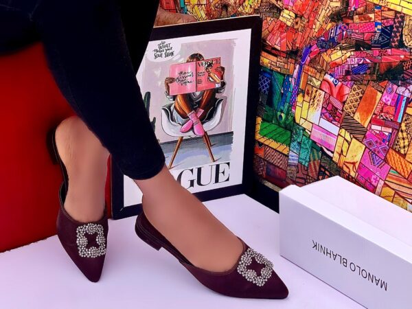 women embellished low heel half shoes
