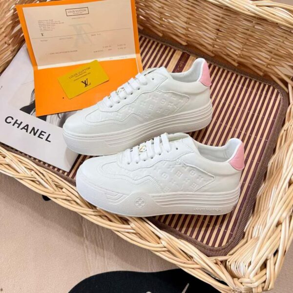 ladies groovy sneakers