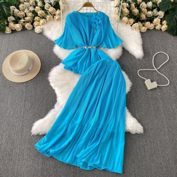 women pleated 2-piece skirt set