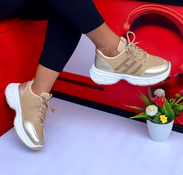 women casual chunky sneakers