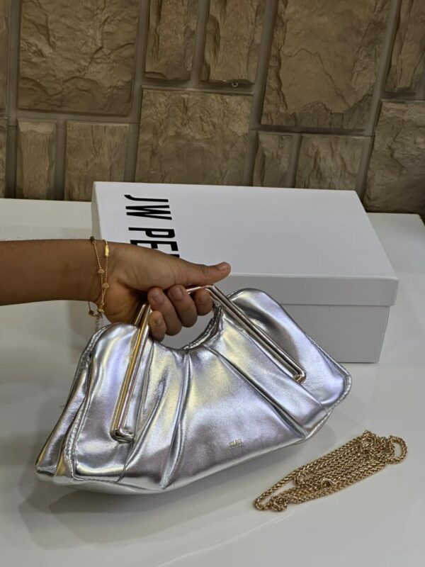 women metal frame clutch bags