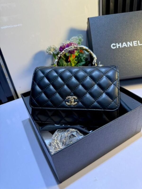 women designers quilted shoulder bags