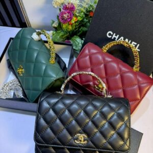 women designers quilted shoulder bags