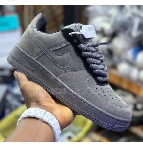 quality low cut sneakers