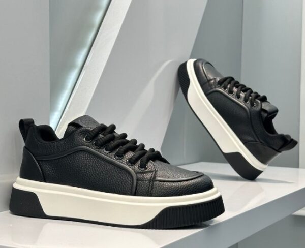 ladies casual lace-up sneakers